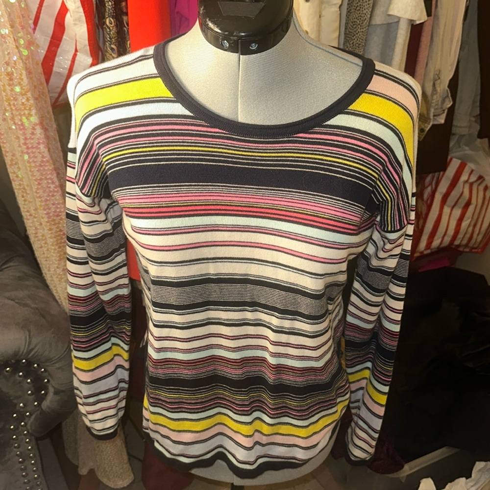 Gap sweater